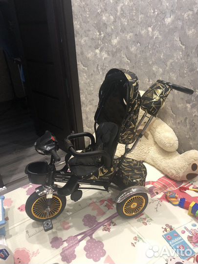 Детский велосипед с ручкой новый