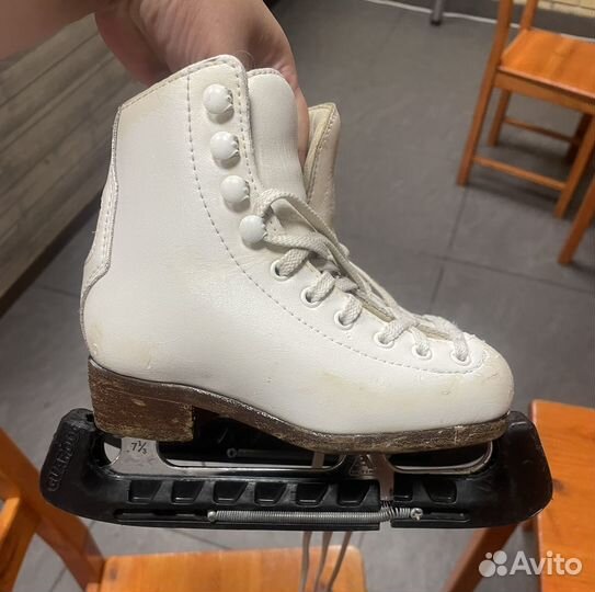 Фигурные коньки wifa 27