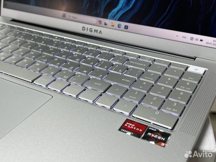 Digma Pro Sprint M / Ryzen 3 3250U/16.1