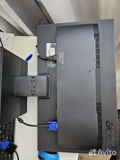 Монитор Acer v226hql 21,5 в рабочем состоянии