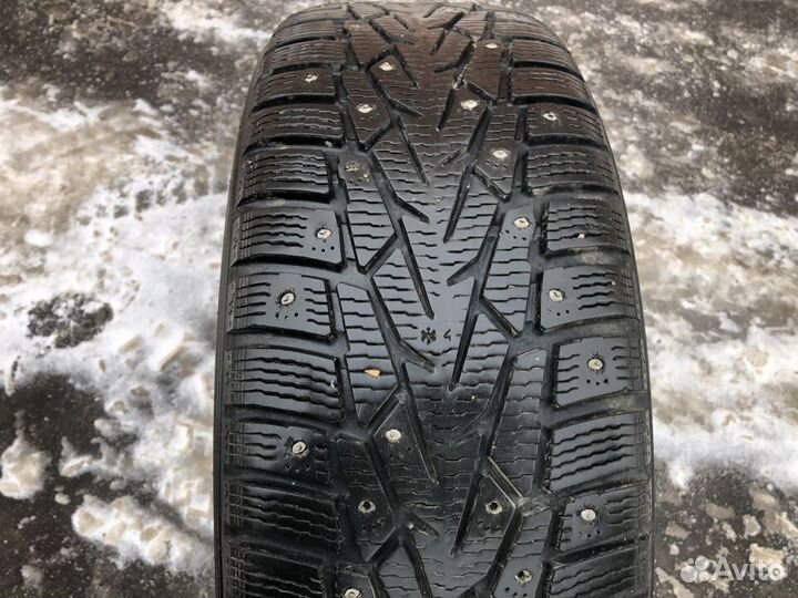 Nokian Tyres Hakkapeliitta 7 215/65 R16