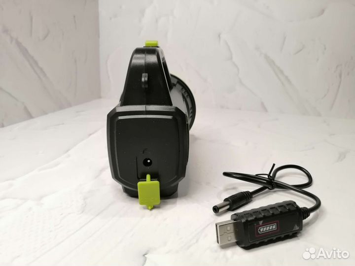 Аккумуляторный фонарь прожектор