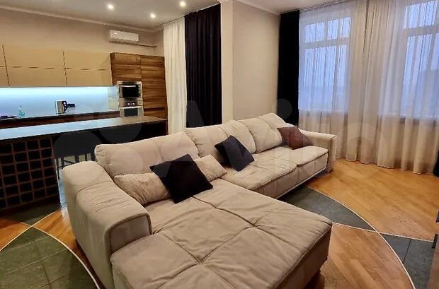 2-к. квартира, 65 м², 2/2 эт.