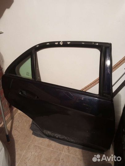 Дверь задняя правая w212