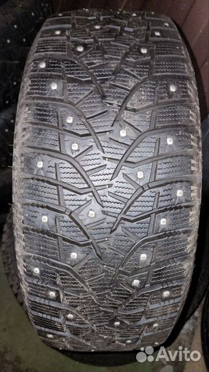 Bridgestone Blizzak Spike-02 225/55 R17 97T