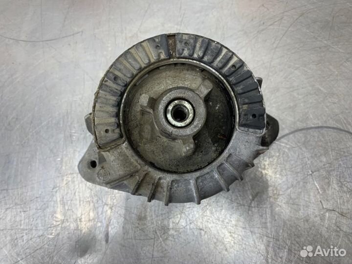 Подушка крепления двигателя Mercedes C-Class W204