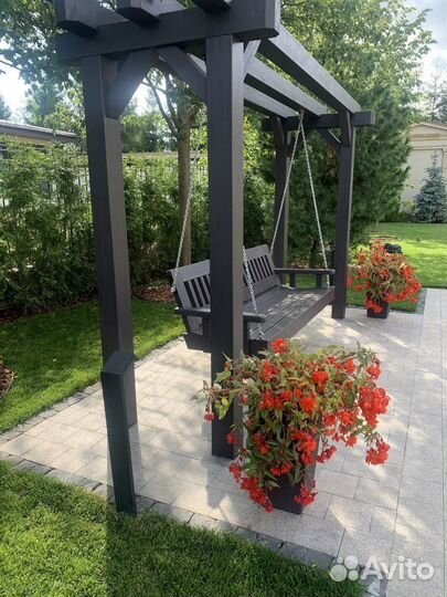 Садовые качели из дерева