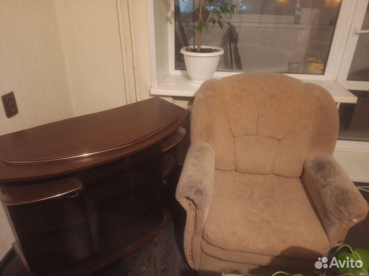 Диван, два кресла,тумба под телевизор