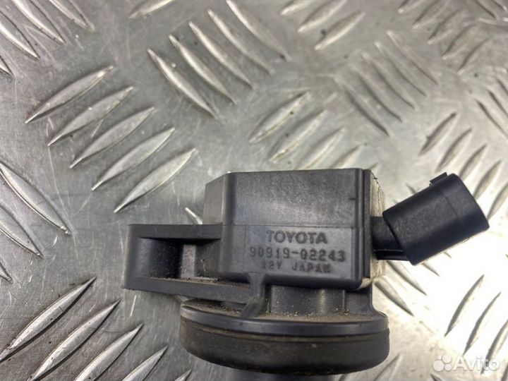 Катушка зажигания Toyota 2azfe