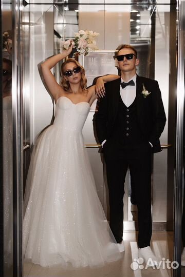 Свадебное платье 42 44 бу
