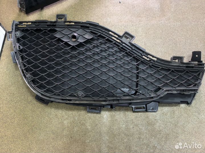 Решетка бампера левая AMG 6.3 GLE GLS