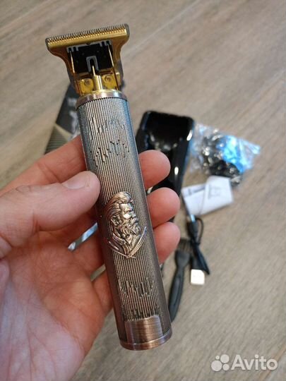 Триммер для бороды и усов новый