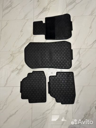 Автомобильные коврики резиновые
