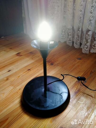 Лампа настольная