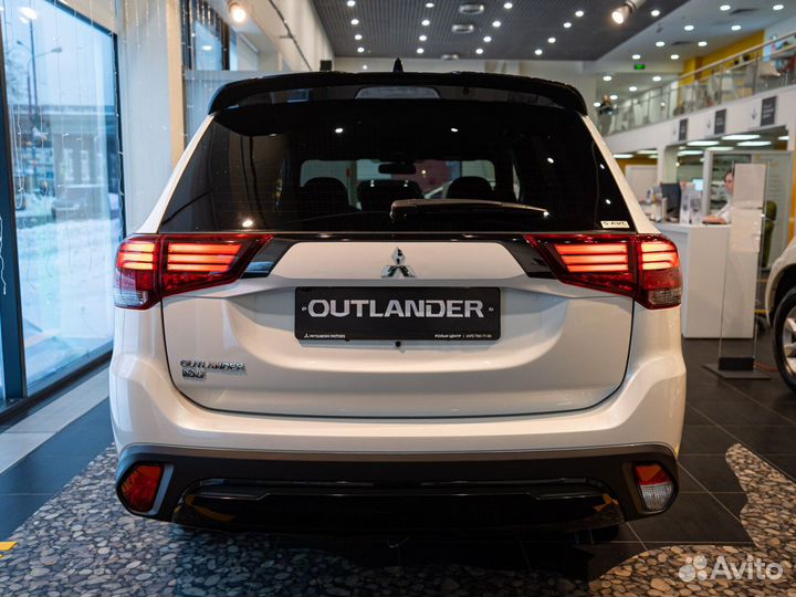 Mitsubishi Outlander 2.4 CVT, 2022