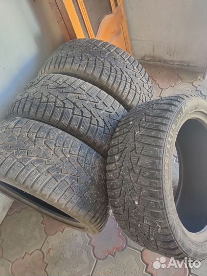 Maxxis ArcticTrekker NP3 235/45 R17 97
