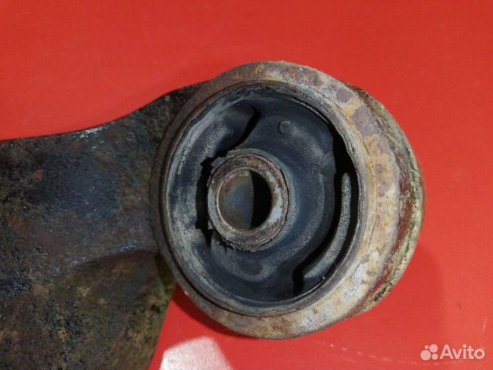 Кронштейн редуктора передний правый Suzuki Grand