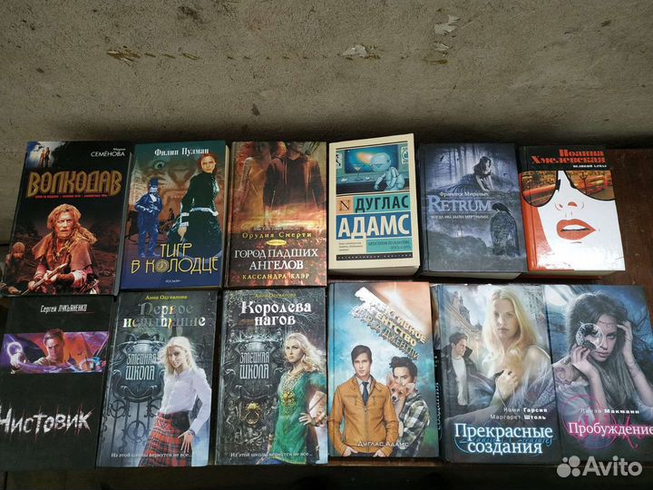 Продам книги новые