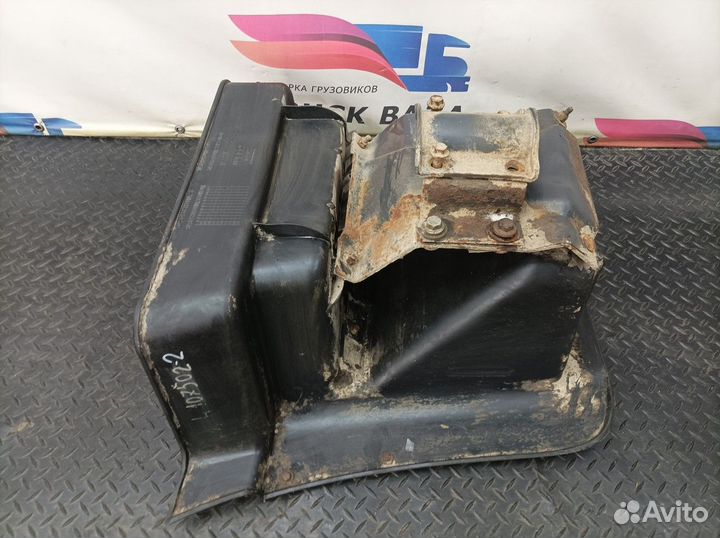 Корпус подножек левый Iveco Stralis