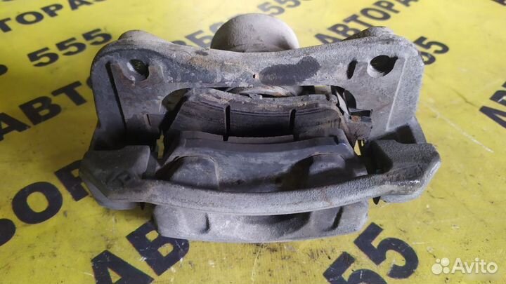 Суппорт тормозной передний правый Hyundai i30