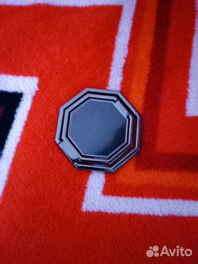 Подставка для телефона на клеевой основе