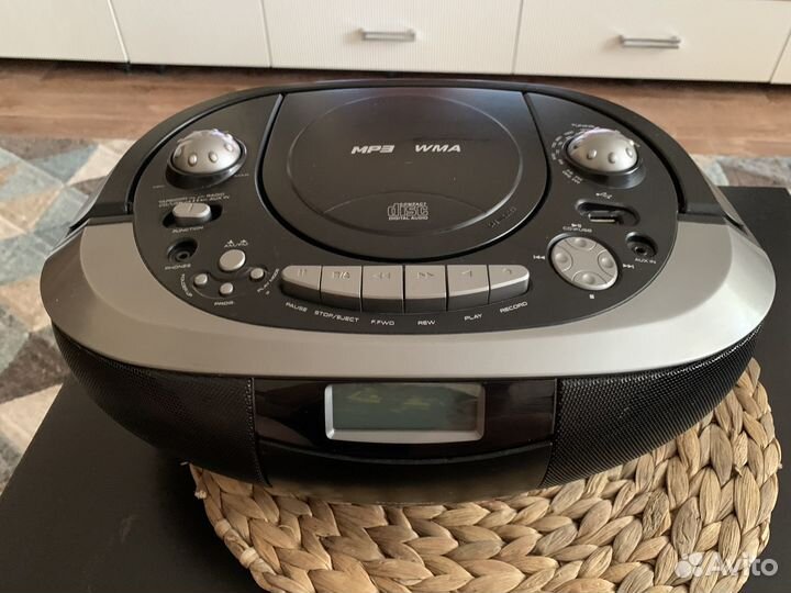 Магнитофон бумбокс