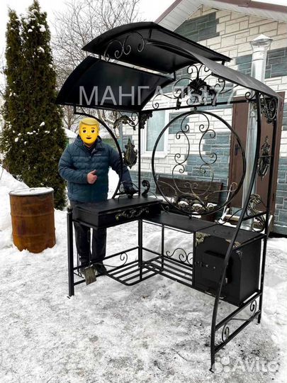 Мангал с крышей