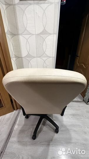 Кожанное кресло. Офисное компьютерное
