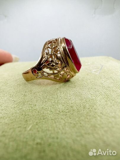 Советский золотой перстень с корундом 583 пробы