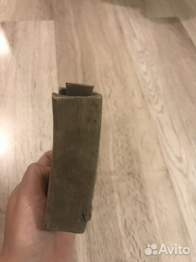 Бутыльки в деревянном чехле