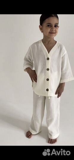 Костюм муслиновый для девочки.рост 110,116,122