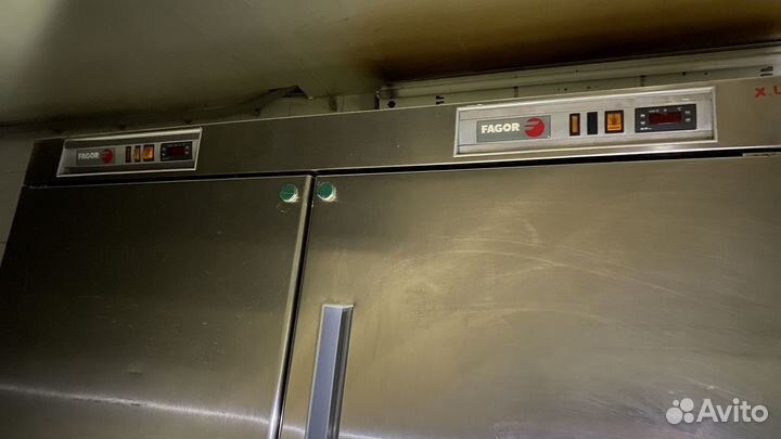 Холодильный и морозильный шкаф