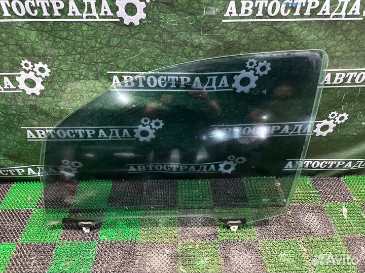 Стекло двери переднее левое Toyota Tundra Sequoia
