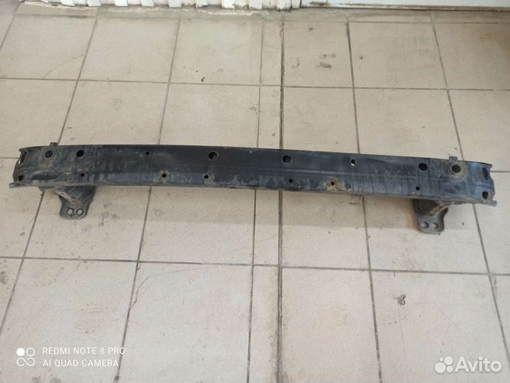 Усилитель бампера Toyota rav4 xa40 передний