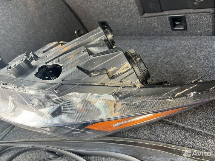 Hyundai tucson правая фара