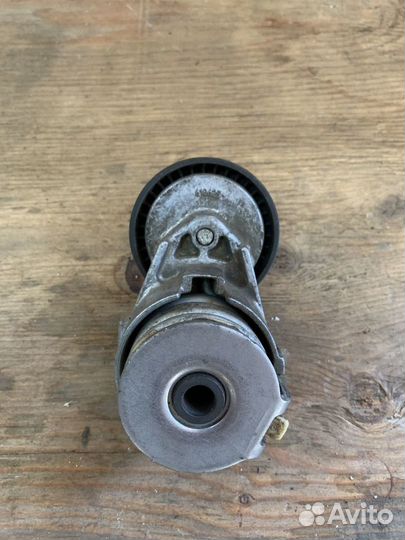 Натяжитель ролика Renault sandero stepway 2