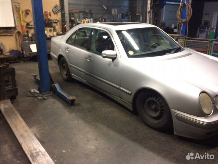 Разбор на запчасти Mercedes E W210 1995-2002