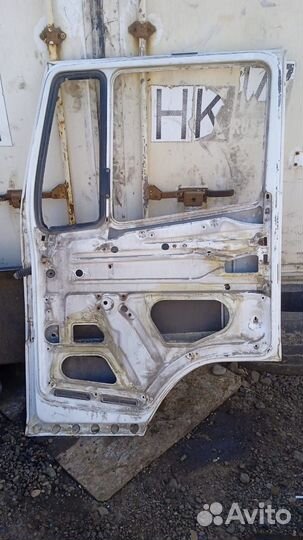 Дверь водительская мерседес 814, 817, 1317