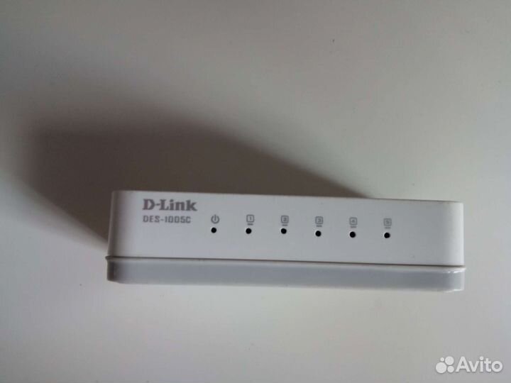 Коммутатор D-Link DES-1005C