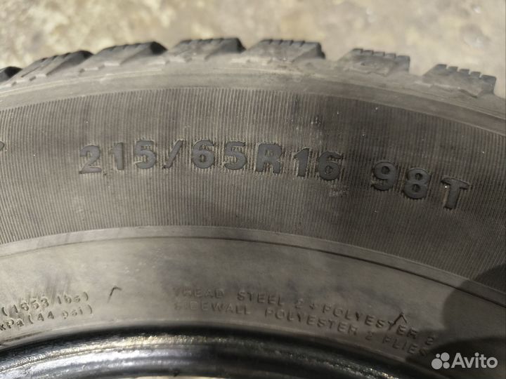 Kumho I'Zen KW22 215/65 R16 98T