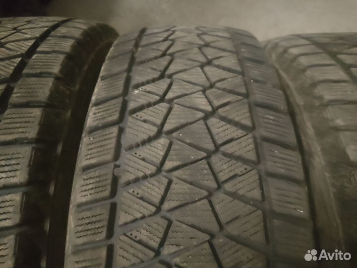 Bridgestone Blizzak DM-V3 215/70 R16