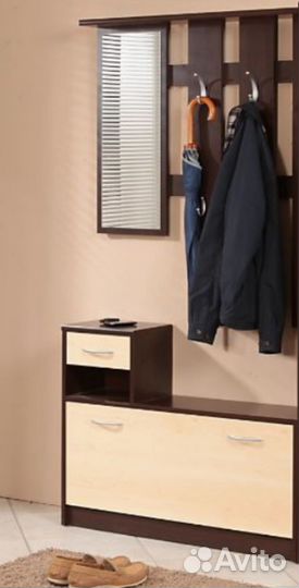 Вешалка с зеркалом и полкой для шляп