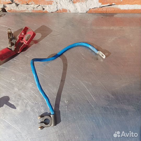 Плюсовая / минусовая клемма аккумулятора Sportage