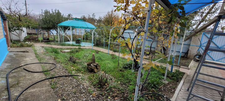 Дом 193,9 м² на участке 9,4 сот.