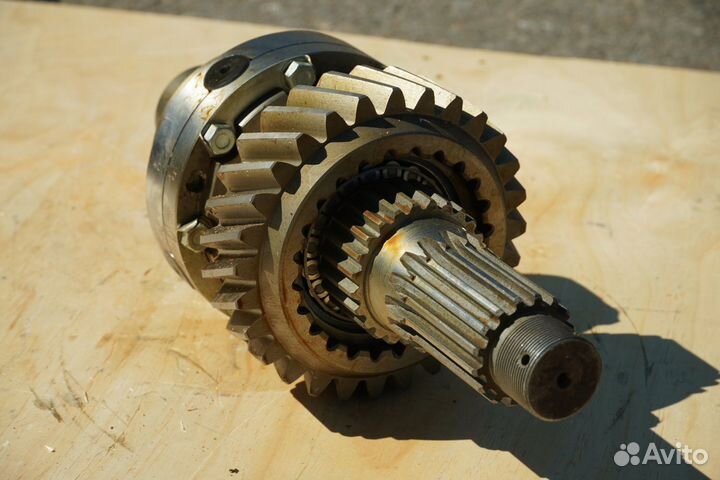 Дифференциал межосевой (28 зуб.) Маз-5516,64237
