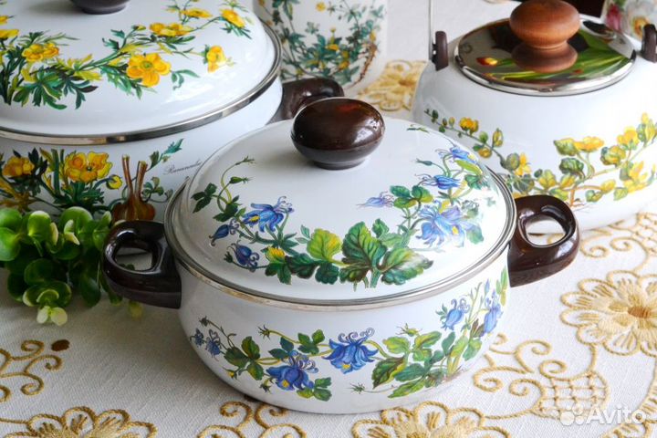 Эмалированная кастрюля. Botanica Villeoy & Boch