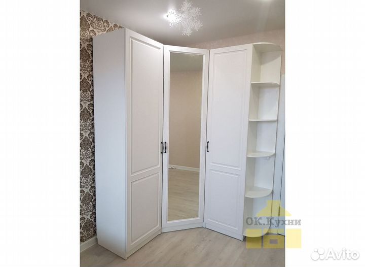 Шкаф с зеркалом