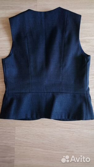 Школьная жилетка Olmi, на рост 128 см