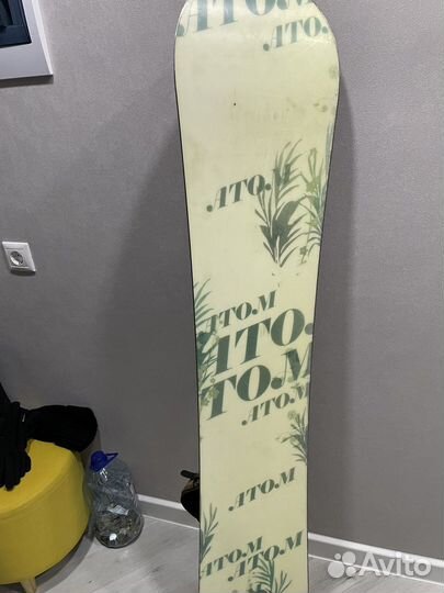 Сноуборд с креплением и ботинками