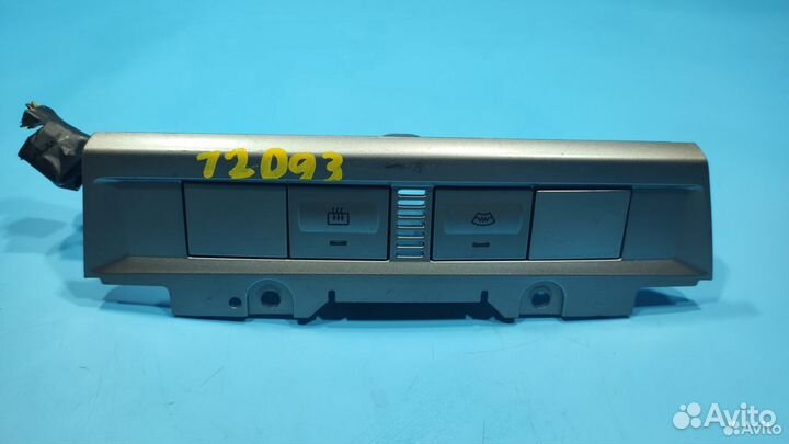 Кнопки обогрева лобового,заднего стекла Ford Focus